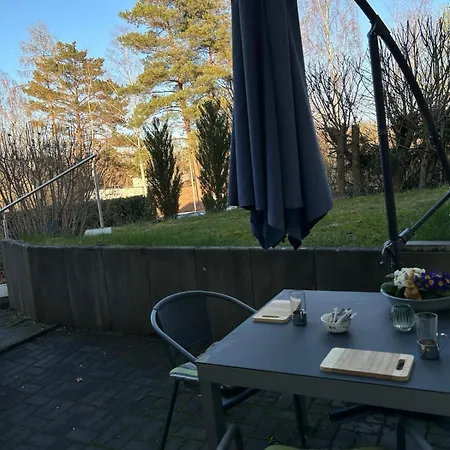 Mit Terrasse *
